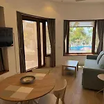 Canovas - Oasis De Capistrano