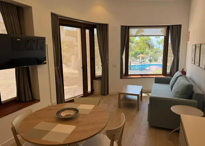 Canovas - Oasis De Capistrano